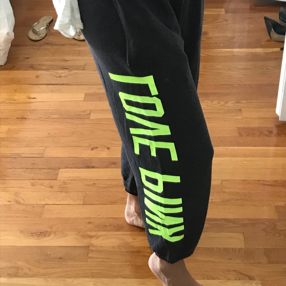 VICTORIAS SECRET PINK SWEATPANTS